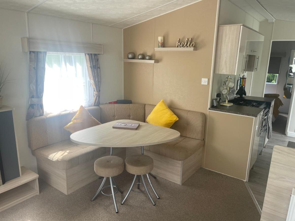 4 Lakes Holiday Let Villa Carnforth Bagian luar foto