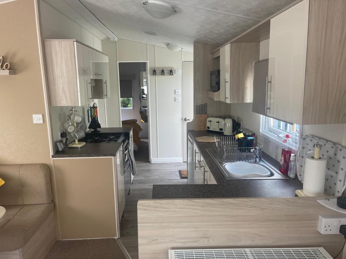 4 Lakes Holiday Let Villa Carnforth Bagian luar foto